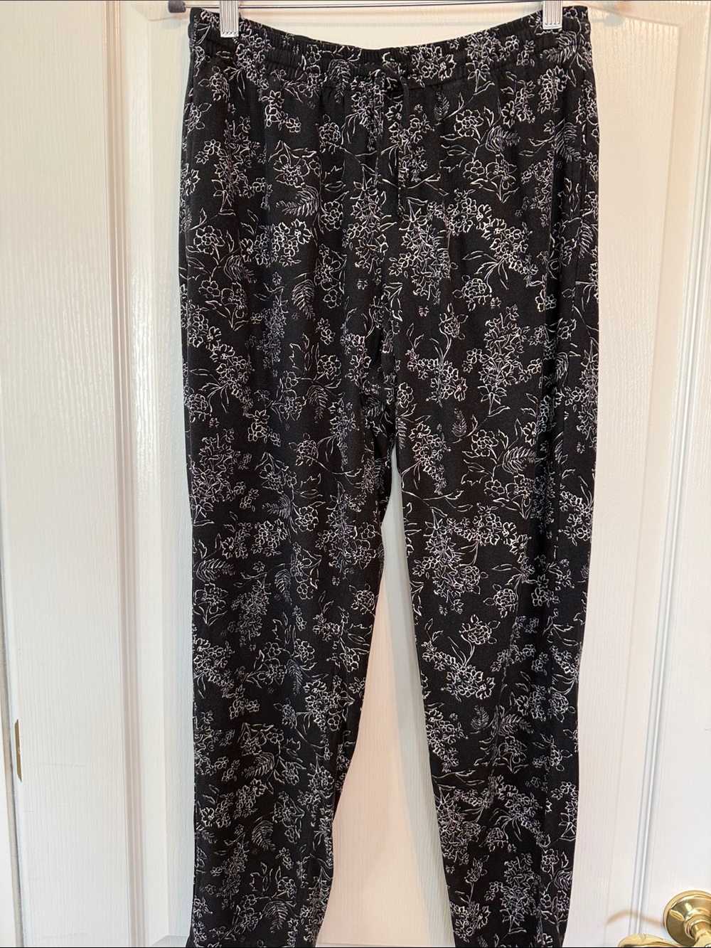 J Jill Black Floral Drawstring Knit Ankle Pants